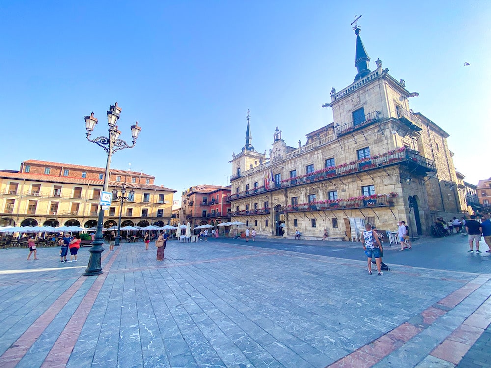 free tour leon noche